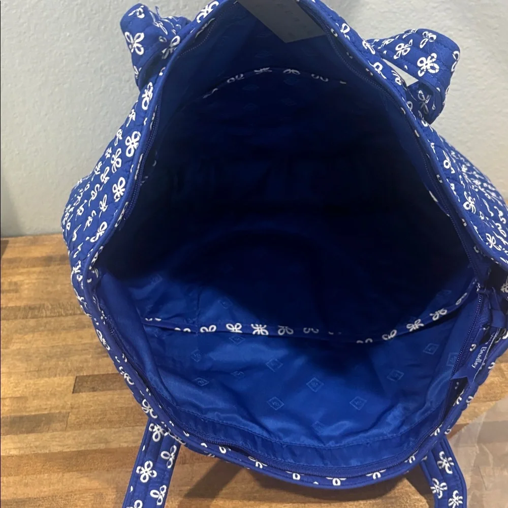 BRAND NEW!! Vera Bradley Royal Blue Concerto Quilted Large Tote Great Carry-on! - Picture 6 of 13